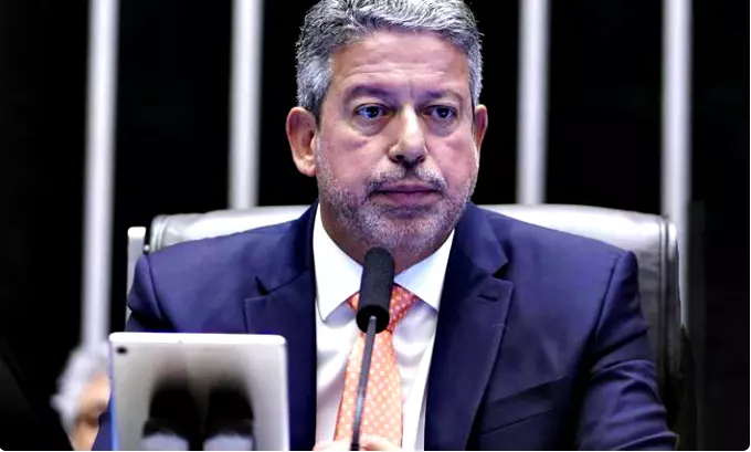 Lula convoca reunião de emergência para discutir MP dos Ministérios por risco de derrota